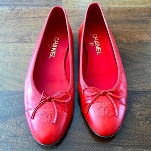 CHANEL. Red Ballerina shoes SZ 40